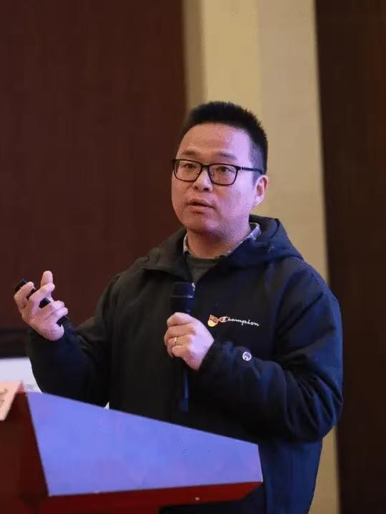 王瑞.jpg
