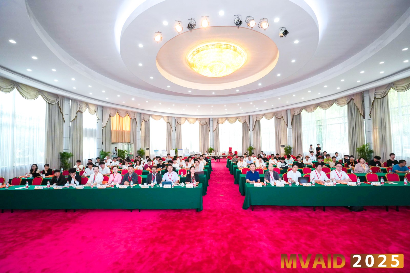会议合照1.jpg
