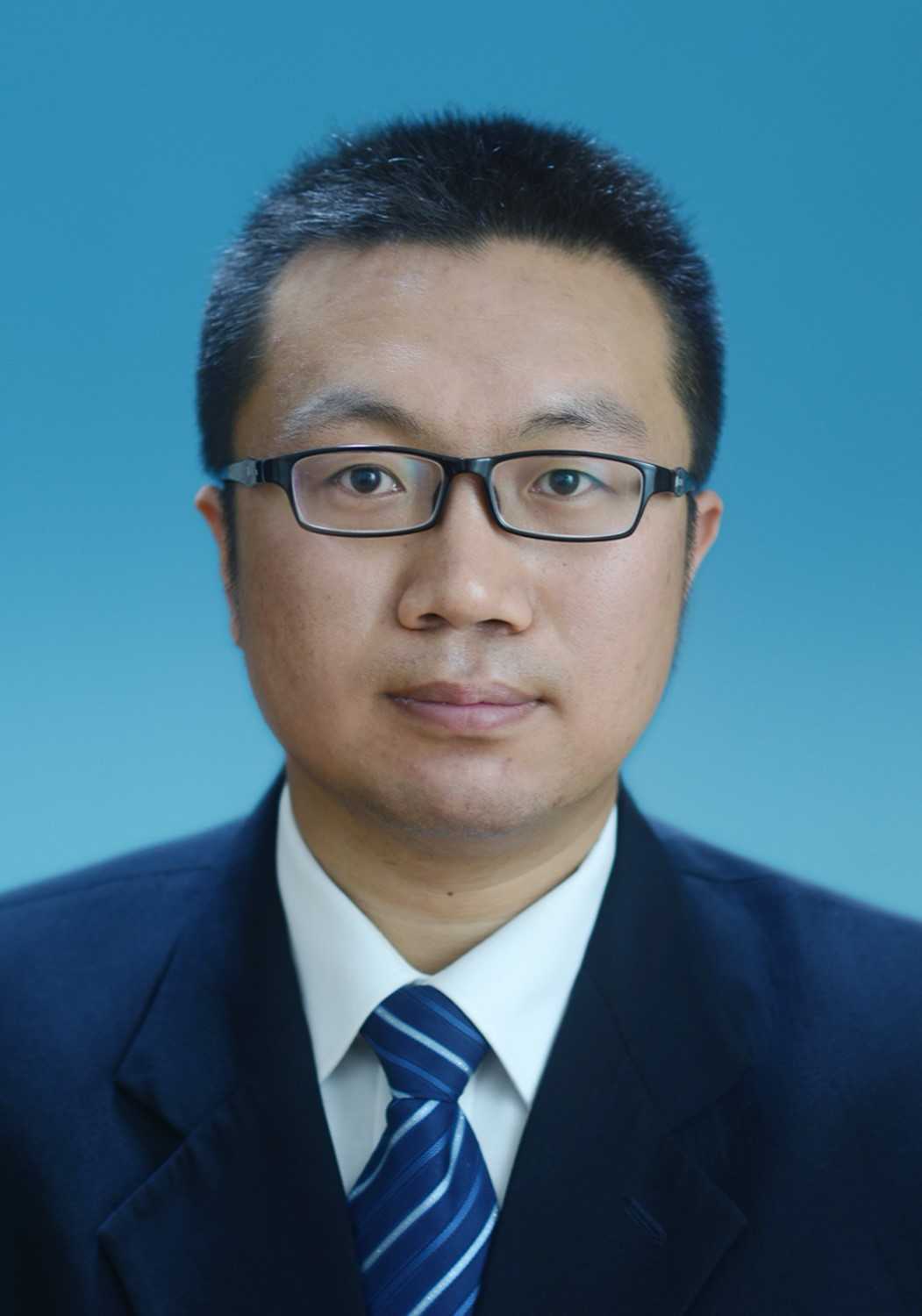 出版主席 陈鹏云.jpg