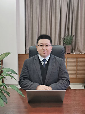 贾嵘.jpg