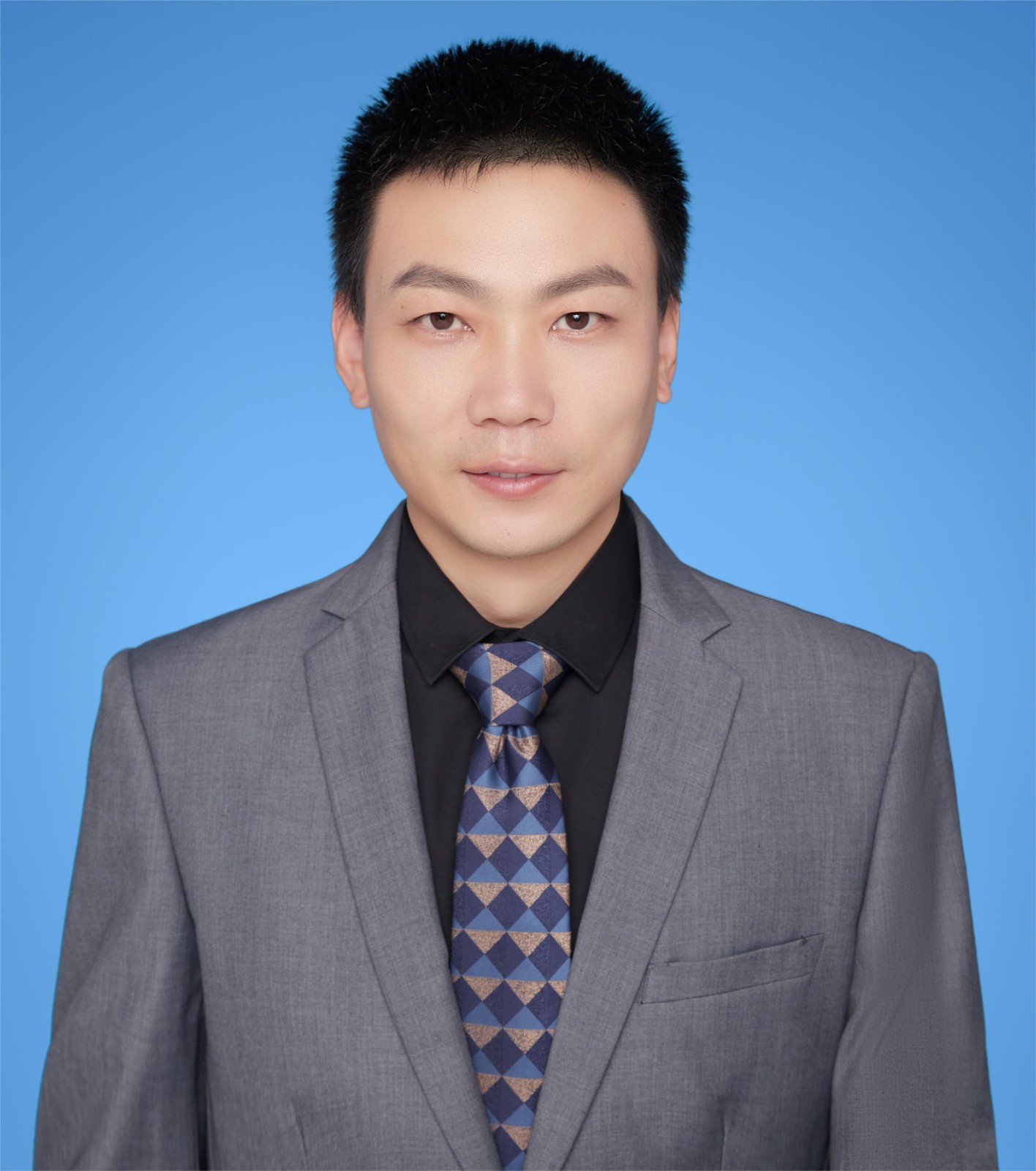 张朝龙.jpg