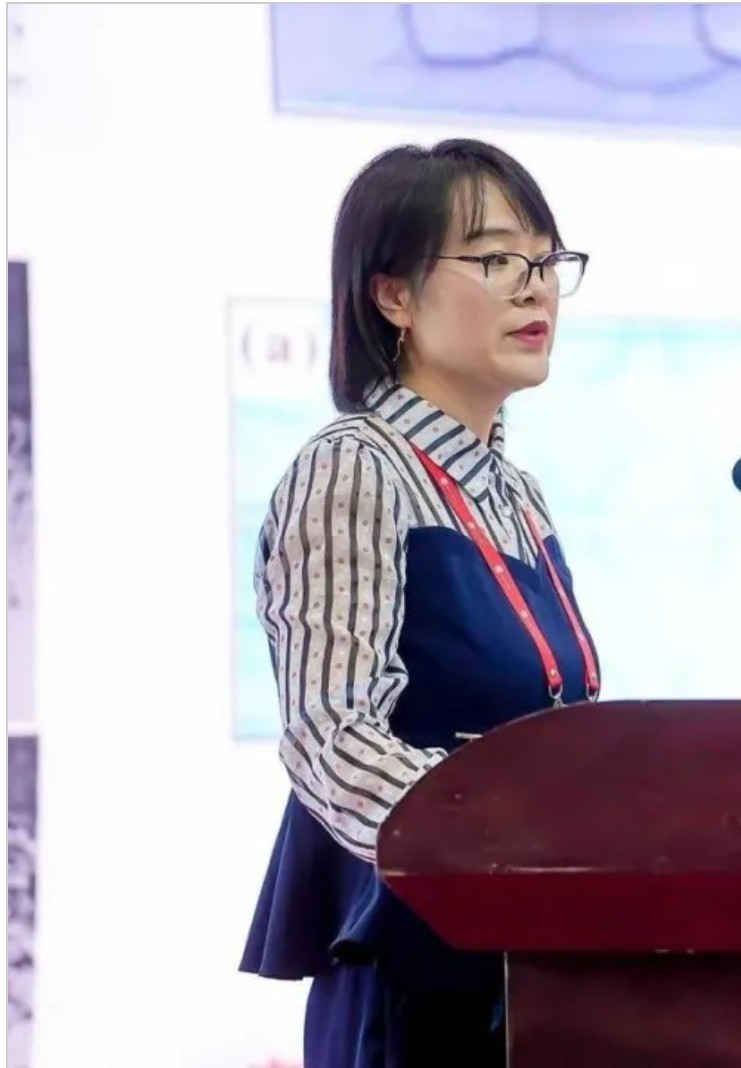 出版主席 张艳艳.jpg