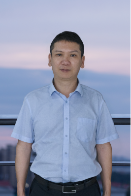 李泽文.png