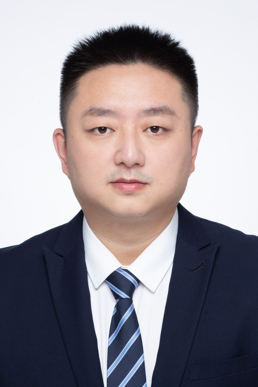 杨凡.jpg
