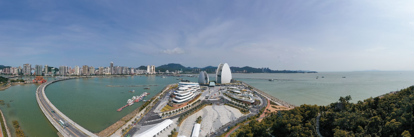 摄图网_501567879_广东珠海地标日月贝大剧院全景长片（企业商用）.jpg