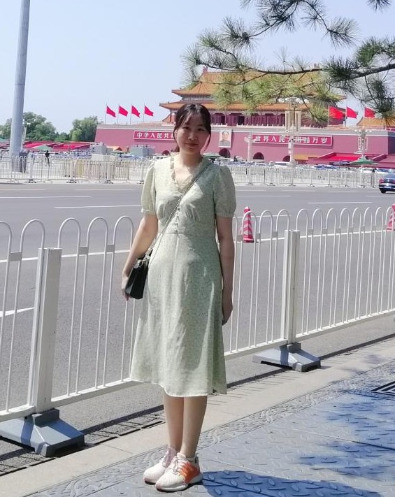 李东芳.jpg
