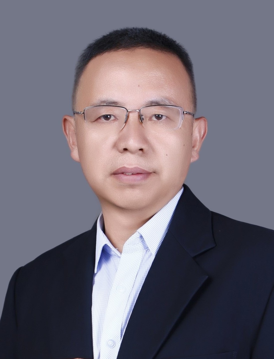 杨国华1.jpg