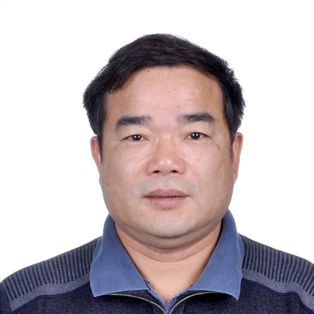 黄明辉.jpg