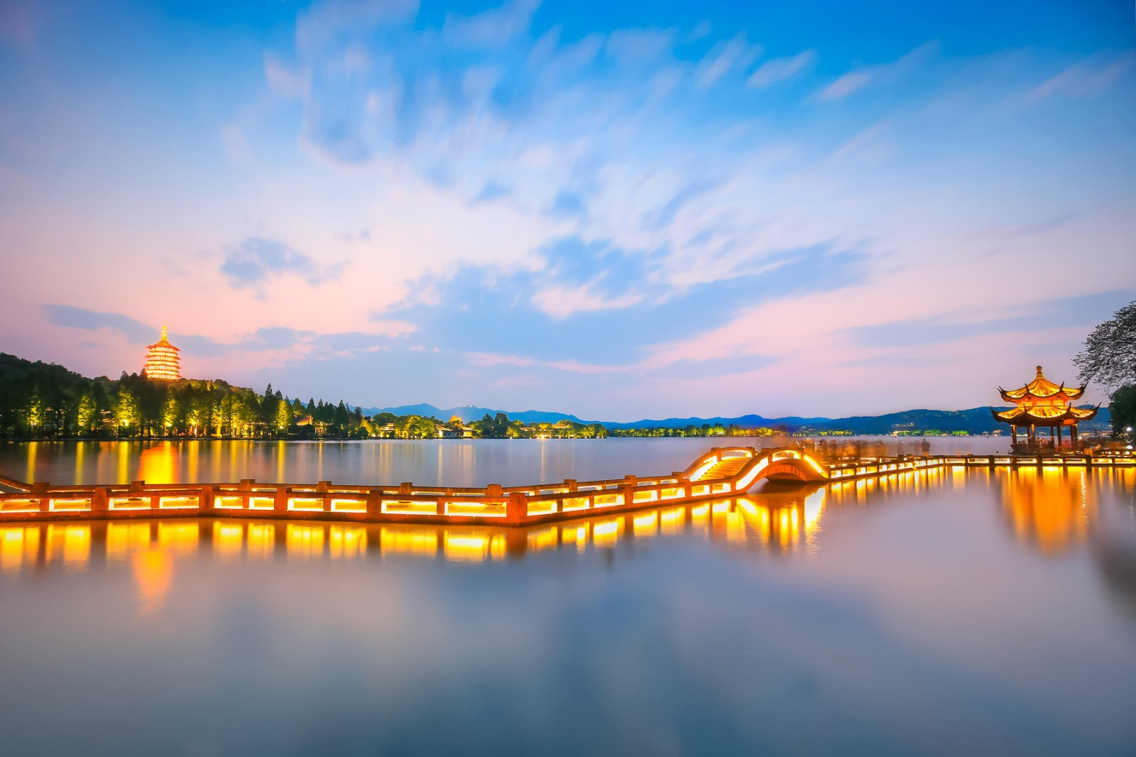 摄图网_500565596_西湖夜景(企业商用).jpg