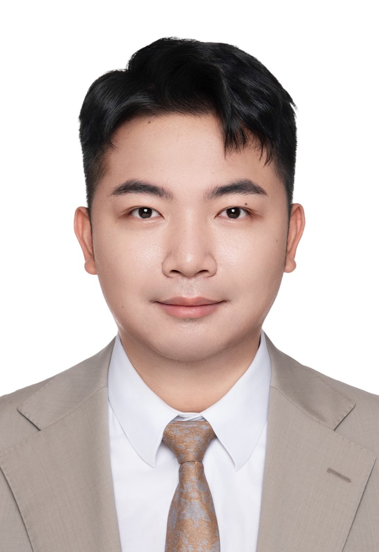 胡 达 宇.jpg