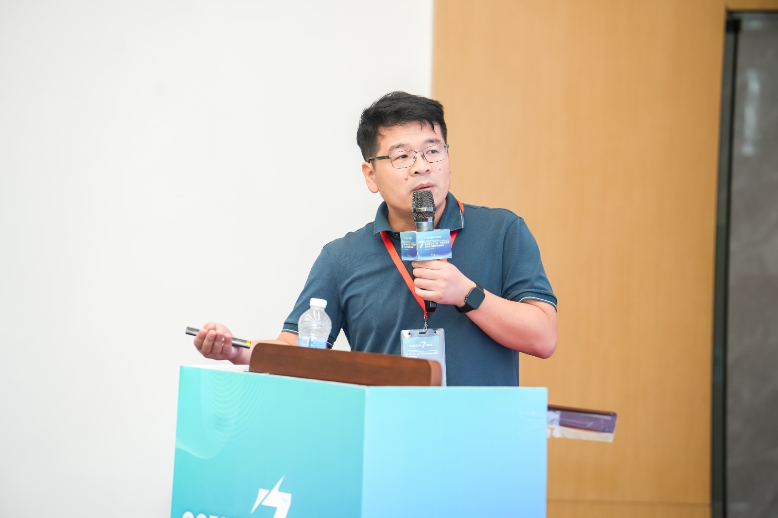 李军.jpg
