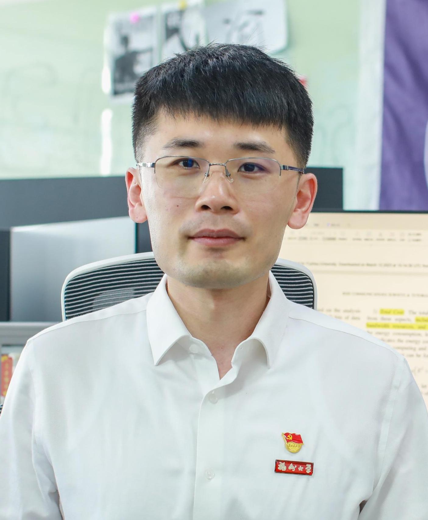 陈哲毅.jpg