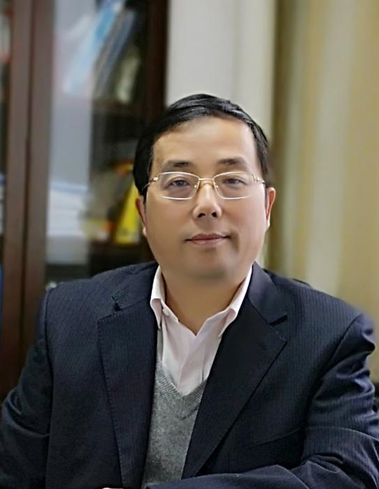 卢毅.png