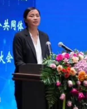 Yang lU.png