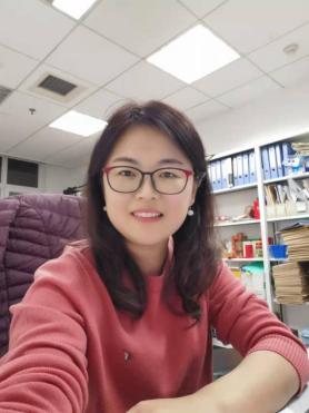 大会主席 郭宝英.jpg