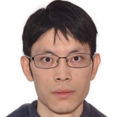 出版主席-何鑫.jpg