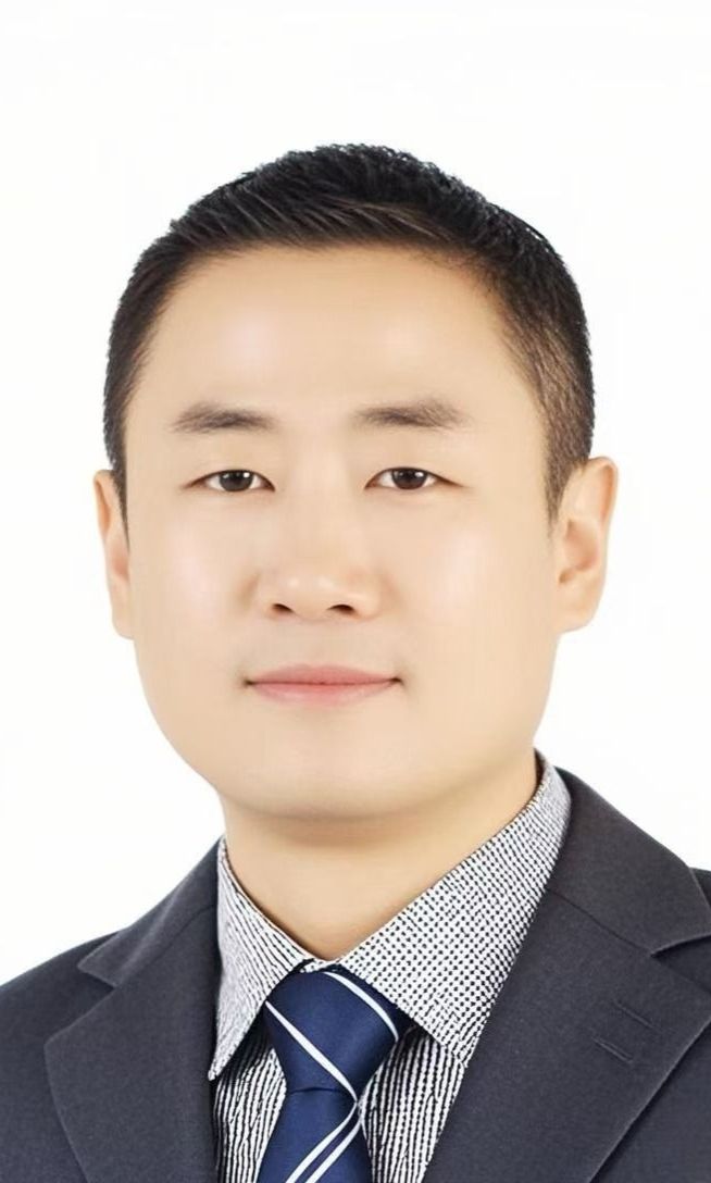 杨新教授，西南财经大学，中国.jpg