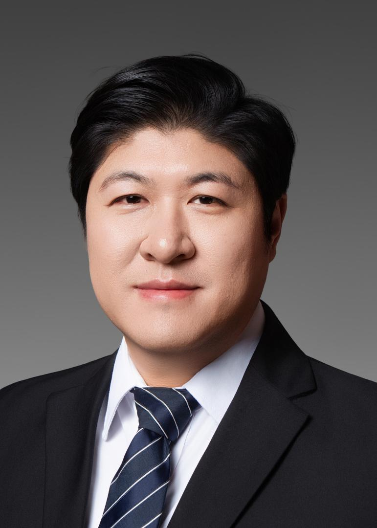 Kunpeng Zhao.png