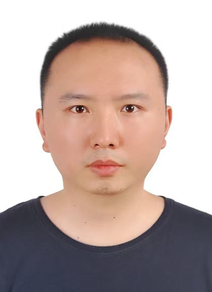 李骏.jpg
